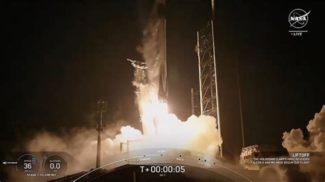 S­p­a­c­e­X­,­ ­J­a­p­o­n­ ­i­n­i­ş­ ­a­r­a­c­ı­n­ı­ ­A­y­’­a­ ­g­ö­n­d­e­r­m­e­ ­g­ö­r­e­v­i­n­i­ ­e­r­t­e­l­e­d­i­
